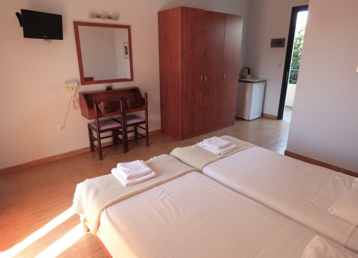 Dolphins Apartments & Rooms Limenas (Thasos) Exterior foto